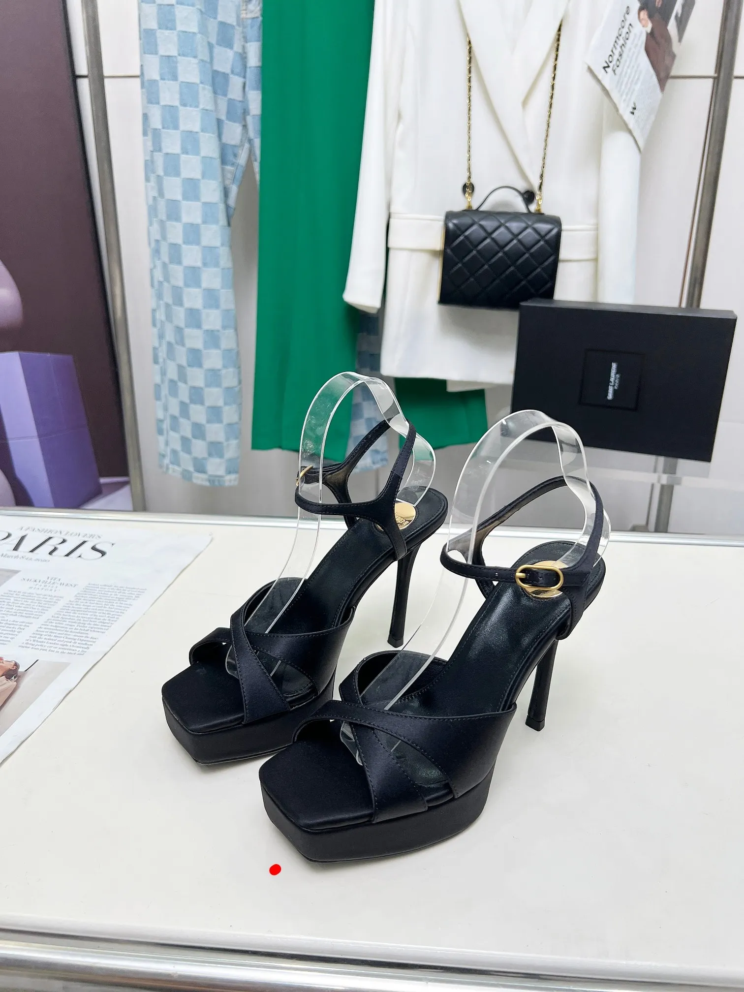 👟👟Ex-factory price 640👟👟 Saint Laurent YSL Saint Laurent sandals Upper: sheepskin surface Size 35-42 (42 is custom-made and non-returnable) Heel height 8.5cm Water platform height 2.5cm Leather outsole 2642-12
